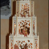 Laubsägearbeit grosse Pyramide farbig