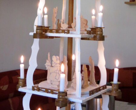 Laubsägevorlage große Pyramide 5-stöckig mit Figuren 110cm