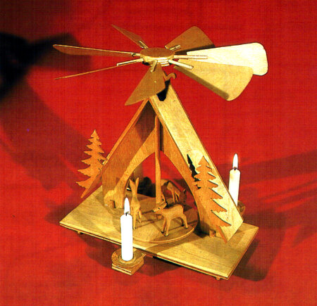 Laubsägevorlage Abbügelmuster Pyramide Waldhaus 27cm