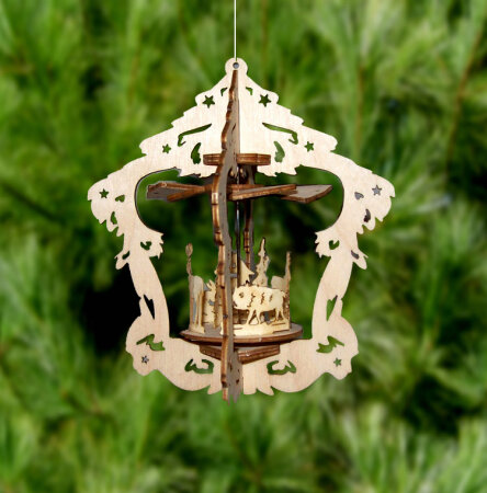 Bastelset Mini-Hängepyramide Holz Windspiel Waldmotiv
